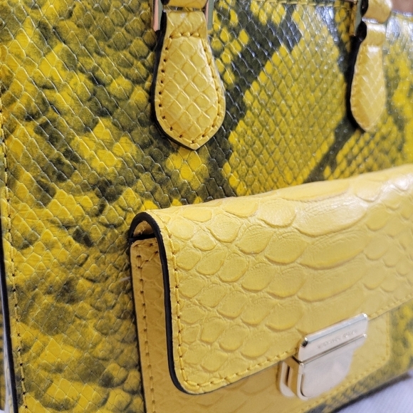 MICHAEL MICHAEL KORS EMBOSSED LEATHER BRIDGETTE NORTH SOUTHMESSENGER BAG - Picture 5 of 11